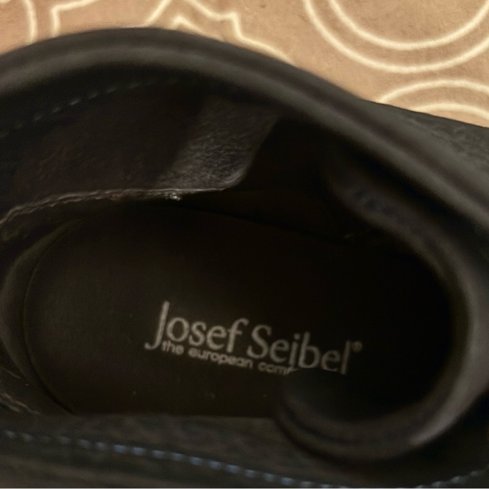 Josef Seibel Blue Leather Chukka Boots with Tan Laces - Picture 2 of 3